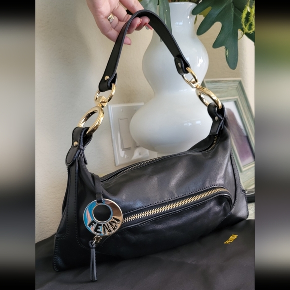 Fendi leather zucca baguette bag - Picture 2 of 16